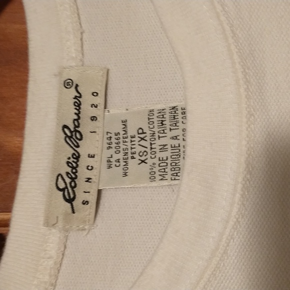 Eddie Bauer woman's size XS petite cotton short sleeve medium weight Tee - Picture 3 of 8